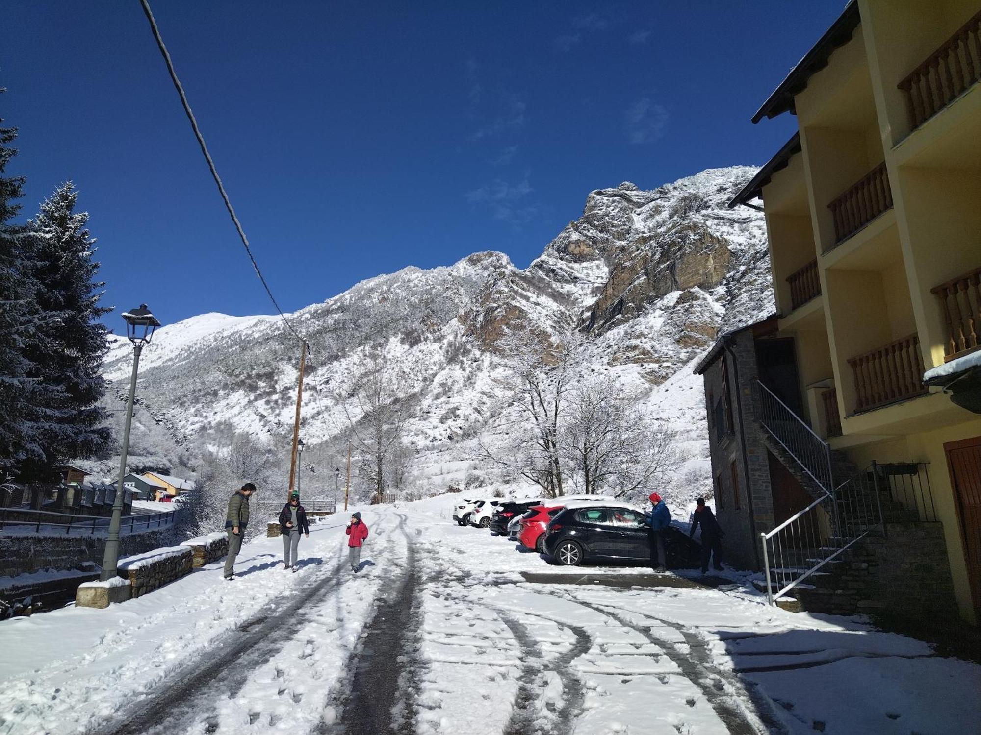 Apartament L'Atic Espot Bagian luar foto